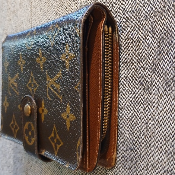 Louis Vuitton Monogram Porte Papier Zippe Wallet - Picture 4 of 16